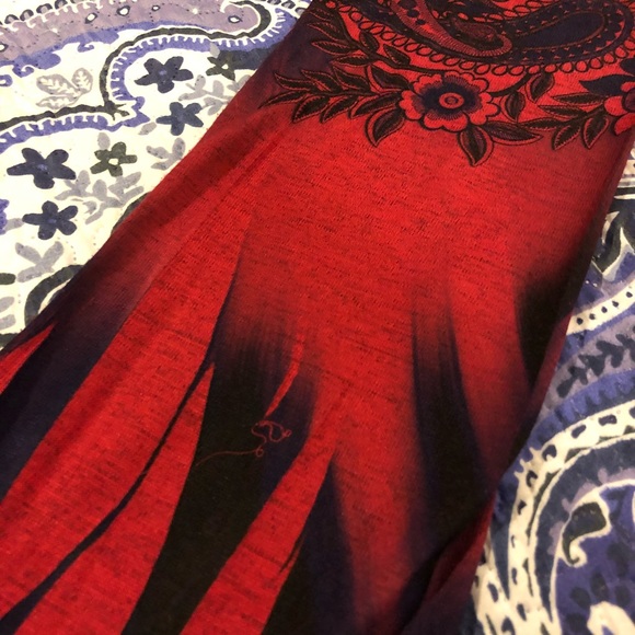 Beautiful Energe top with great design. - Picture 4 of 8